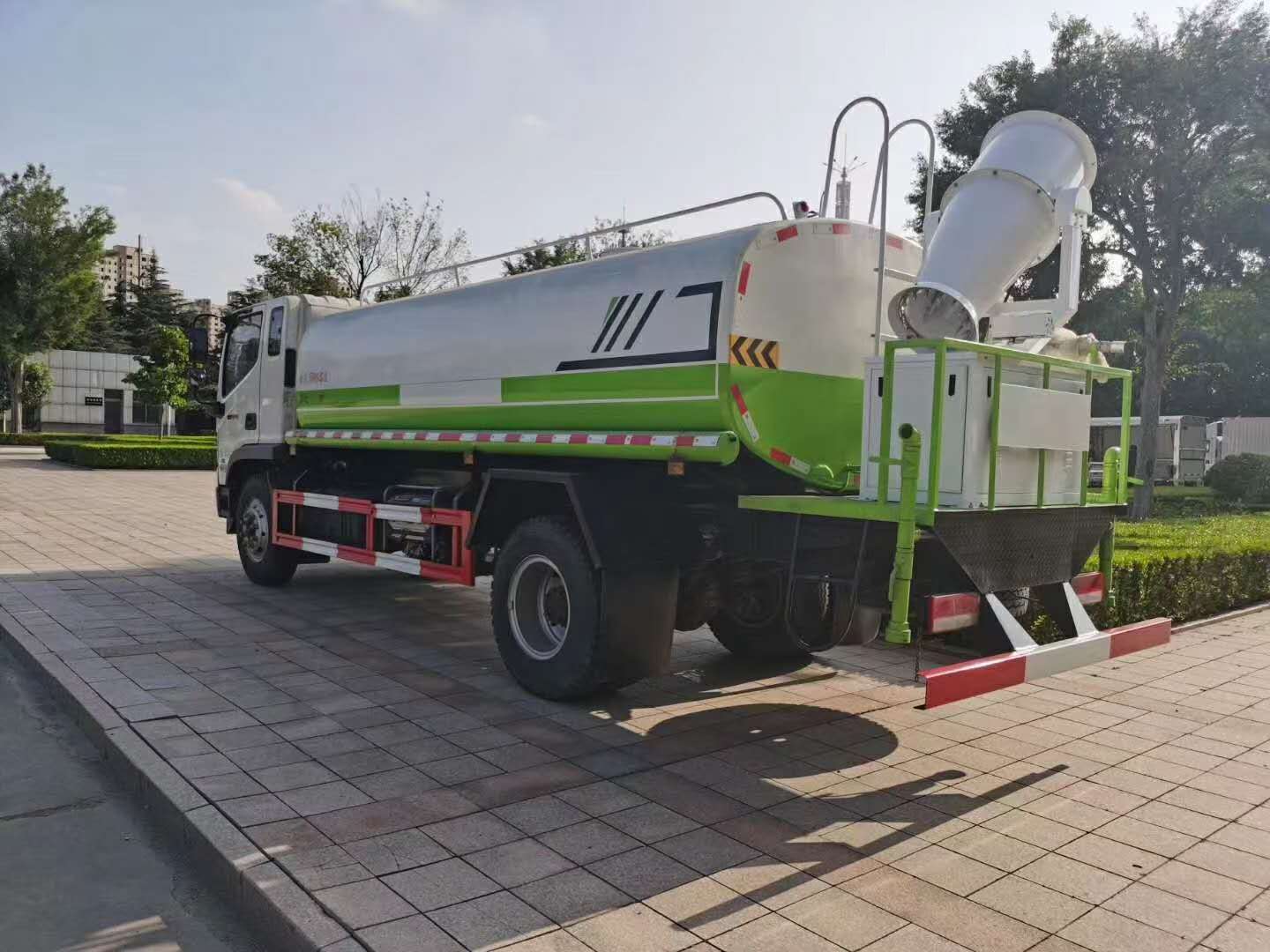 福田福瑞沃12噸灑水車