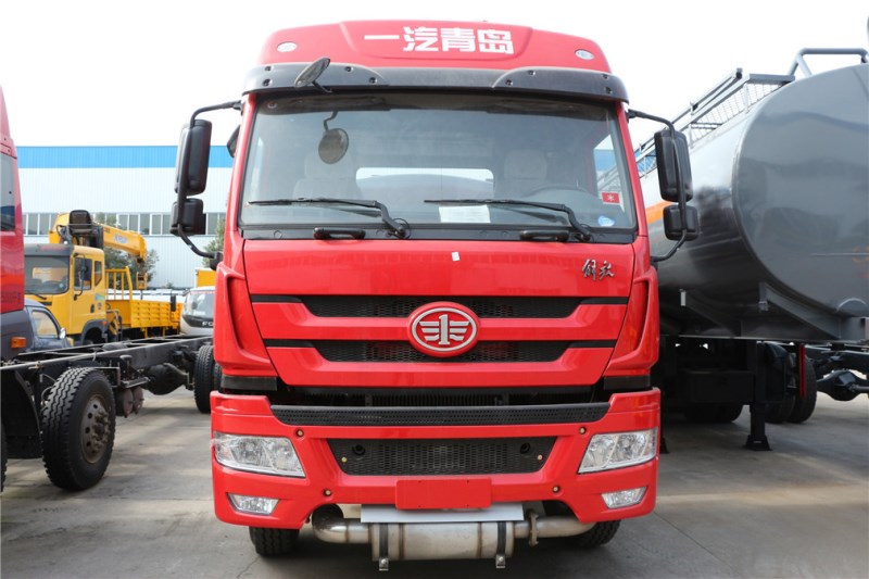 解放悍V CLW5314GFWC5腐蝕性物品罐式運(yùn)輸車(chē)