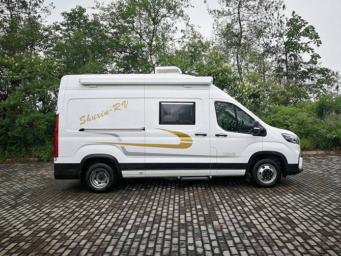 上汽大通V90加長(zhǎng)軸（超）高頂B型房車