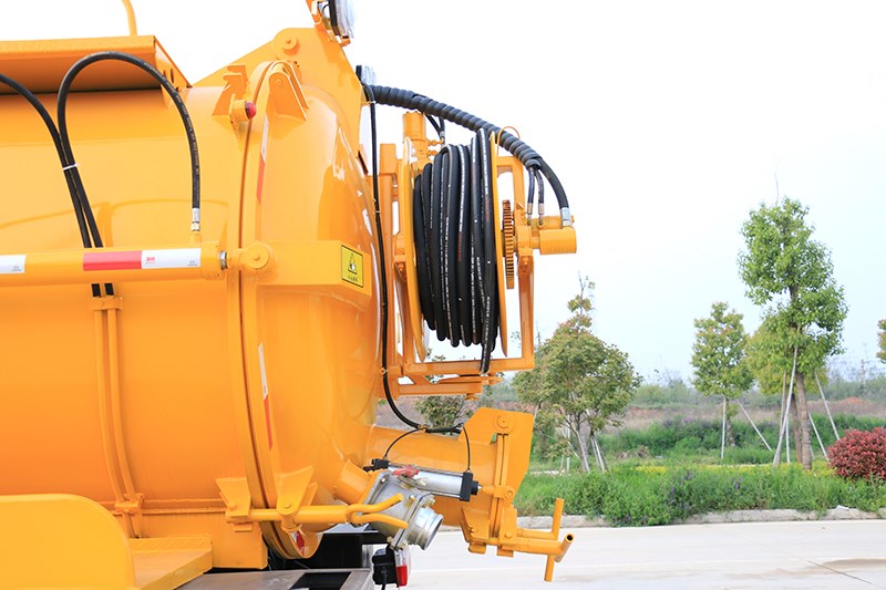 國六大多利卡一體式10方清洗吸污車