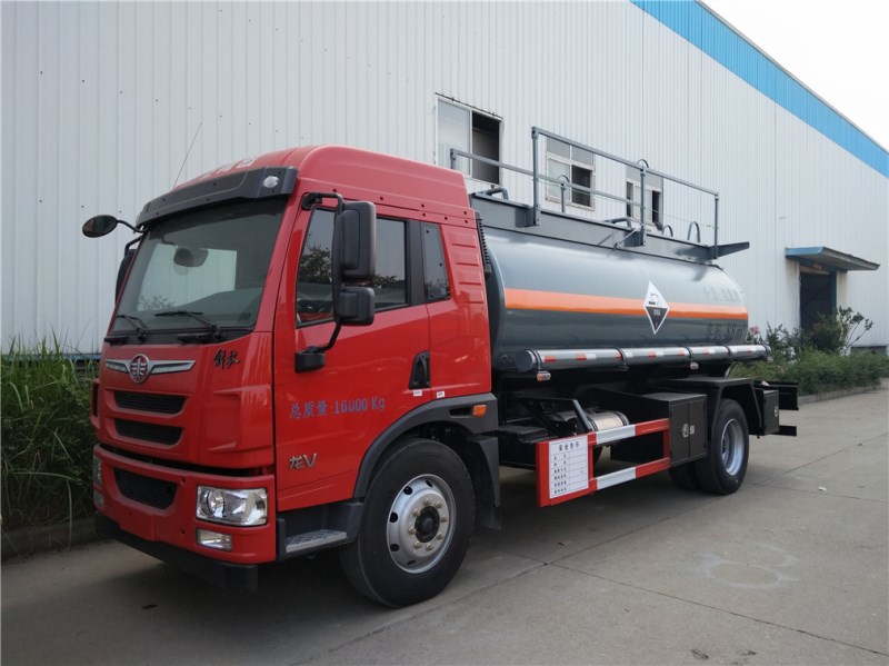 解放龍V CLW5162GFWC5腐蝕性物品罐式運(yùn)輸車(chē)