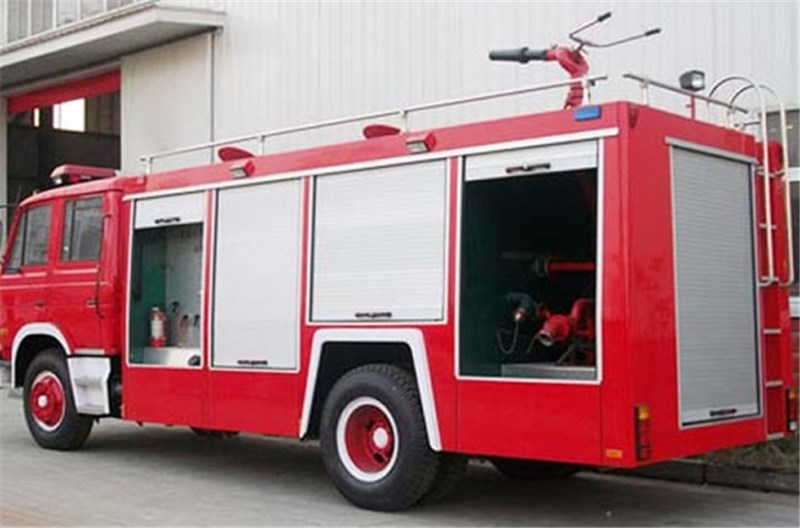 重汽后雙橋6噸干粉消防車