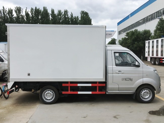 (廂長(zhǎng)2.9米)金杯小型冷藏車