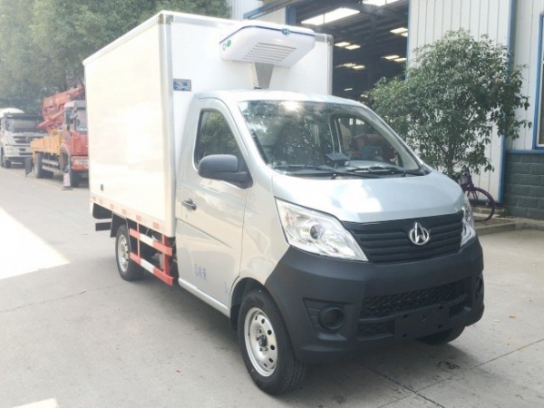 (廂長(zhǎng)2.7米)長(zhǎng)安冷藏車(chē)