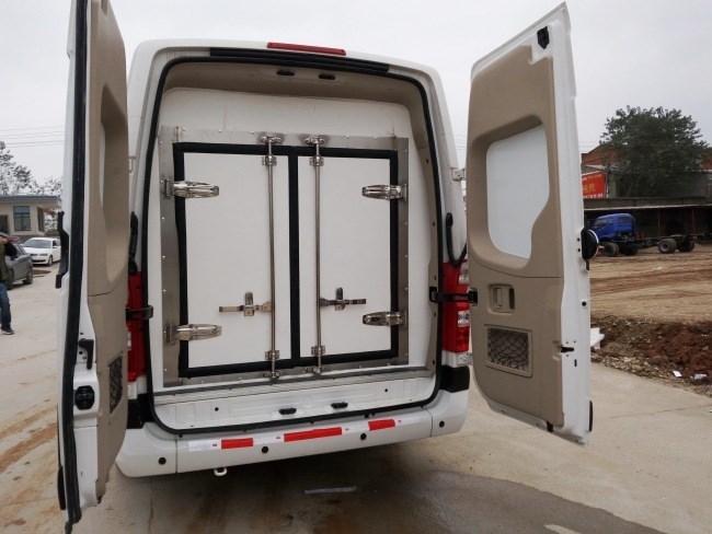 福田圖雅諾商務(wù)冷藏車(chē)