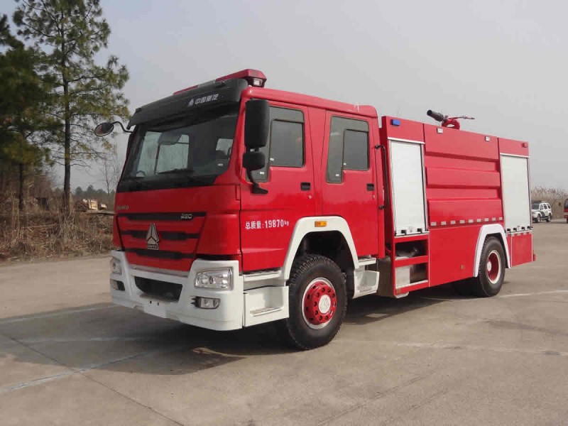 重汽8噸泡沫消防車(chē)