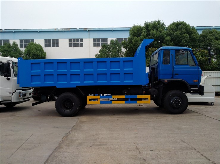 12-14立方東風(fēng)老款145/153密封自卸式垃圾車