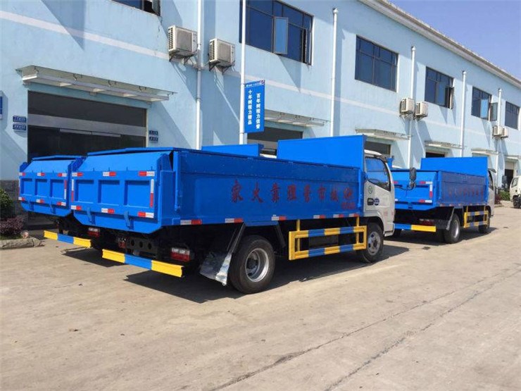 東風(fēng)小多利卡5-6立方密封自卸式垃圾車