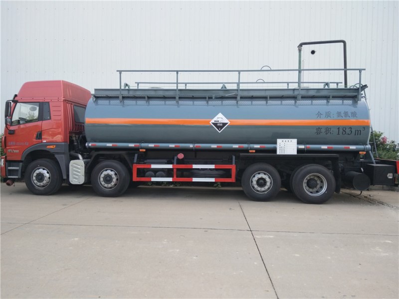 解放悍V CLW5314GFWC5腐蝕性物品罐式運輸車