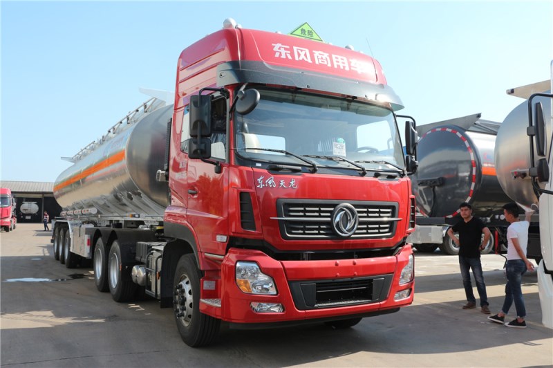 東風(fēng)天龍(40-55L)鋁合金運油半掛車