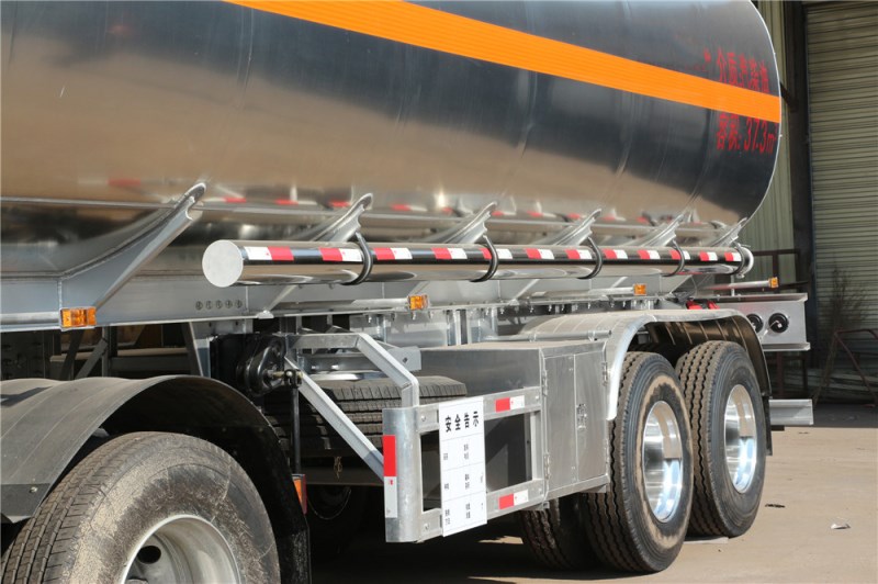 東風(fēng)天龍(40-55L)鋁合金運油半掛車