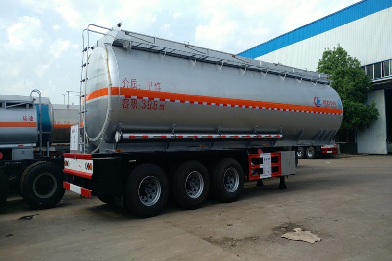 39.6方甲醇乙醇半掛車(chē)
